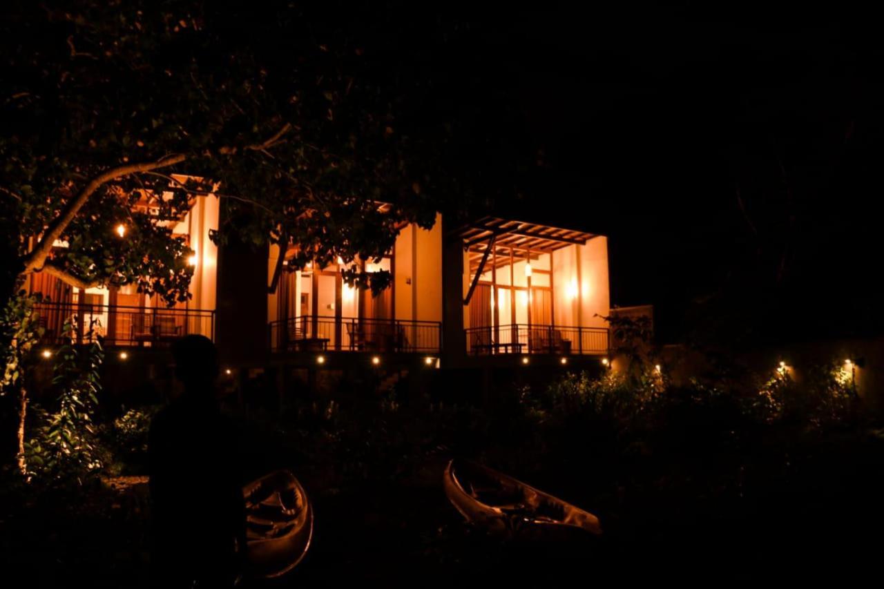 Senu Lagoon Villa Tangalle Exteriör bild