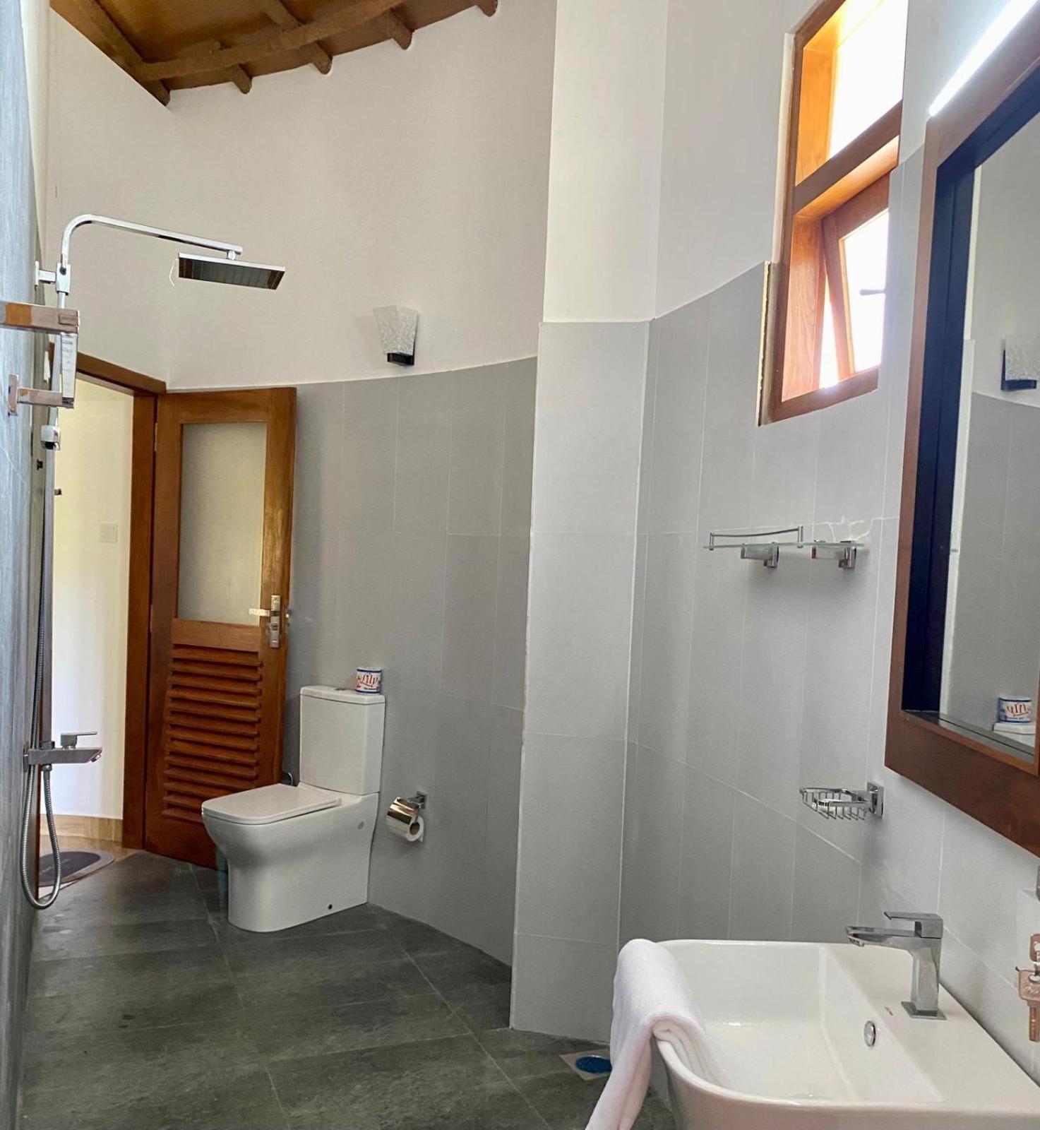 Senu Lagoon Villa Tangalle Exteriör bild