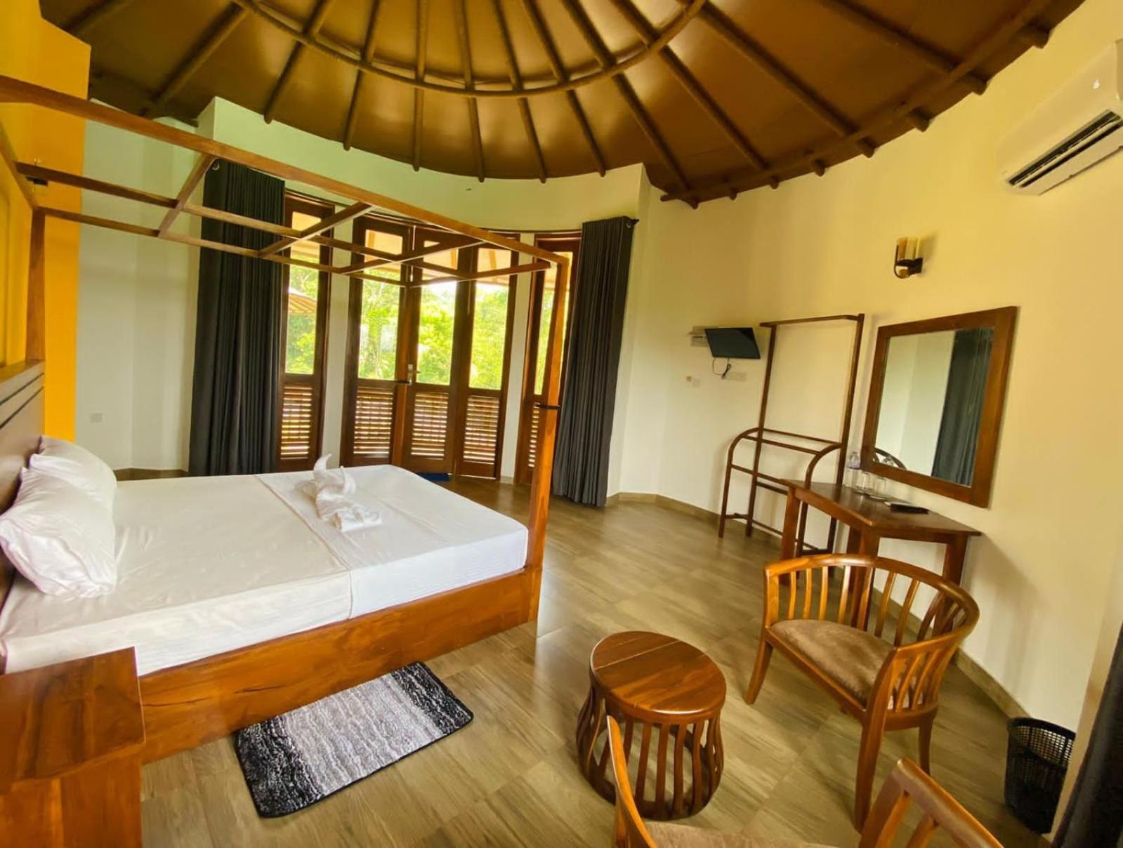 Senu Lagoon Villa Tangalle Exteriör bild
